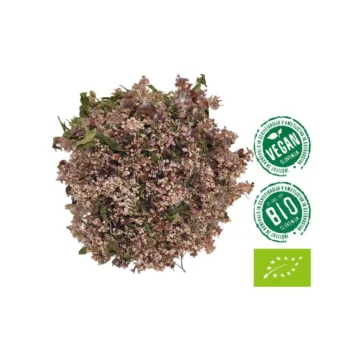 Na sliki je Slovenski BIO čaj ajde. BIO Čaj ajde ima lepo vijolično in pink barvo. Prikazan z certifikati za vegan, BIO in ekološki certifikat SI-EKO