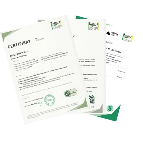 Skupinski prikaz treh certifikatov za BIO, VEGAN, ekološko pridelavo in kakovost izdelkov.